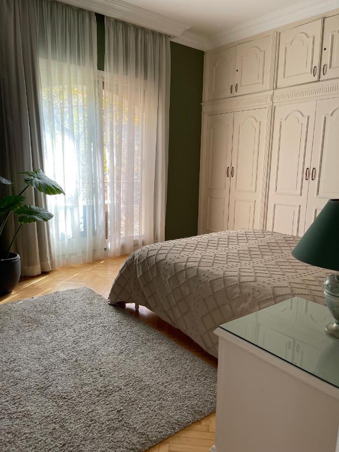 Huge Master Bedroom With Balcony Near The Pyramids Homestay Cairo