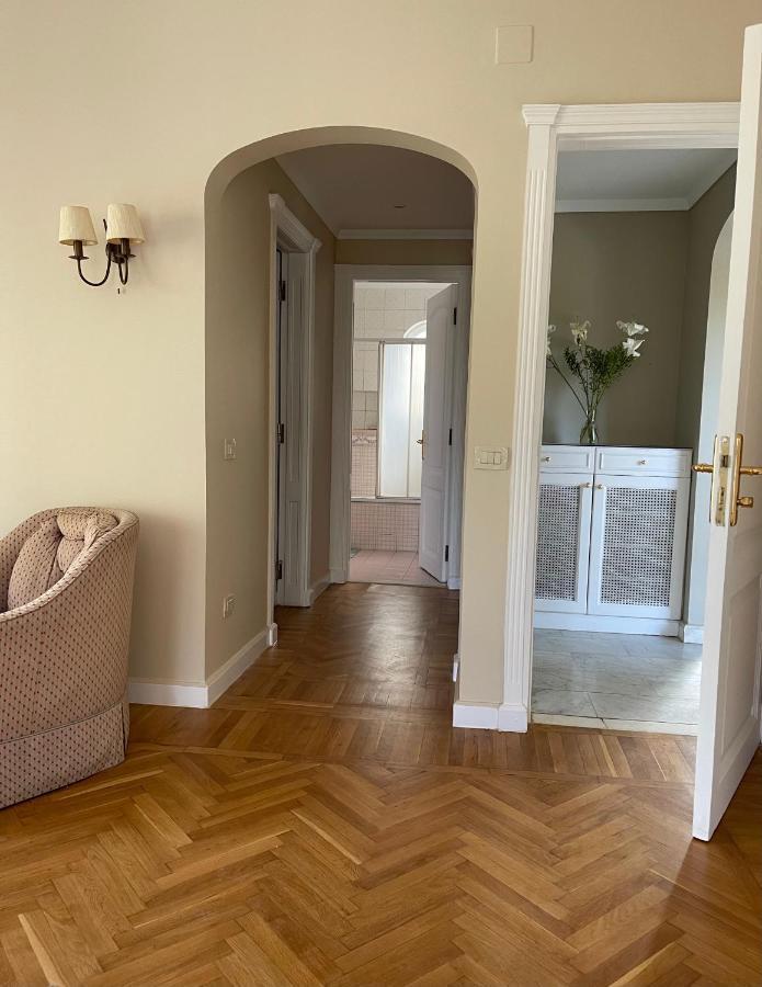 Huge Master Bedroom With Balcony Near The Pyramids * Cairo
