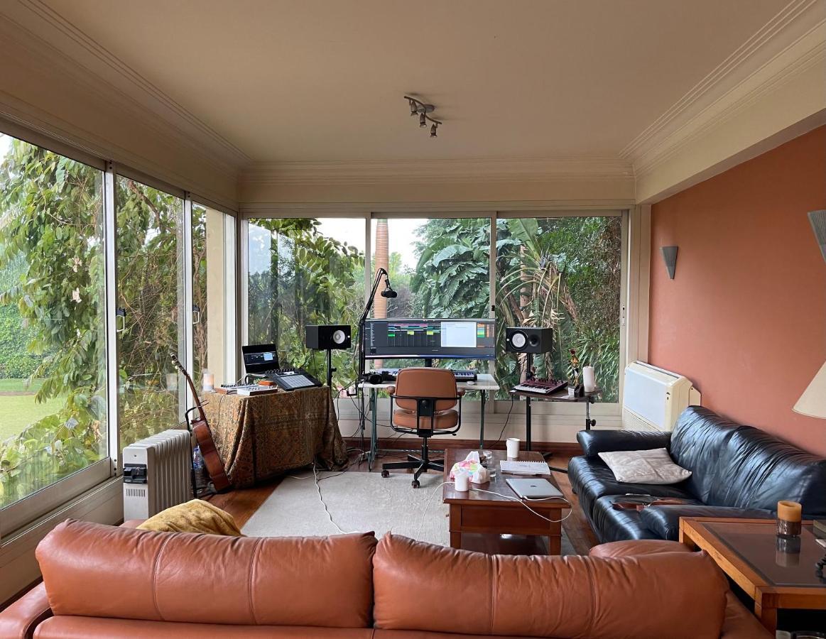 Huge Master Bedroom With Balcony Near The Pyramids Cairo