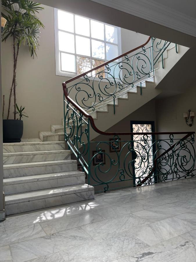 Huge Master Bedroom With Balcony Near The Pyramids Homestay